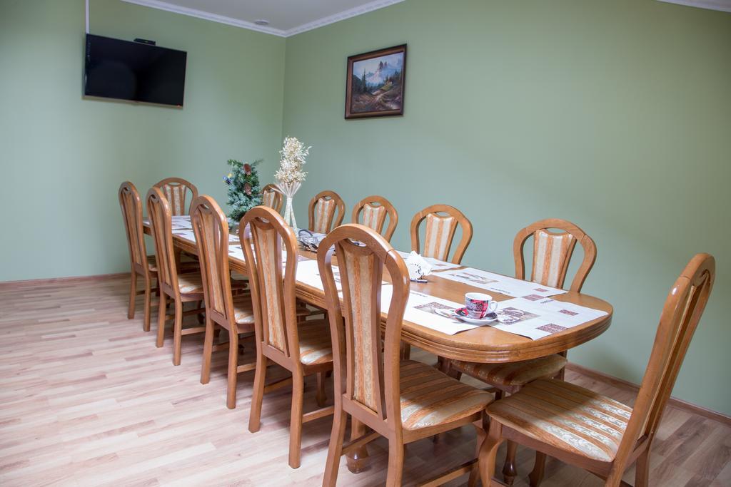 Lions Heart Hostel 리비프 외부 사진