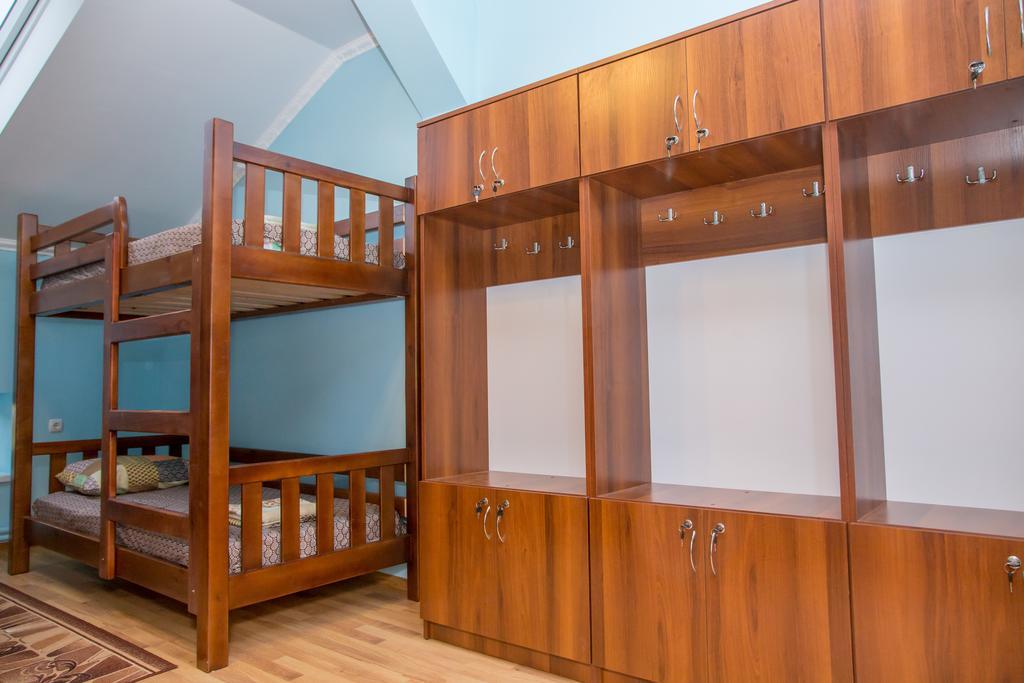 Lions Heart Hostel 리비프 외부 사진